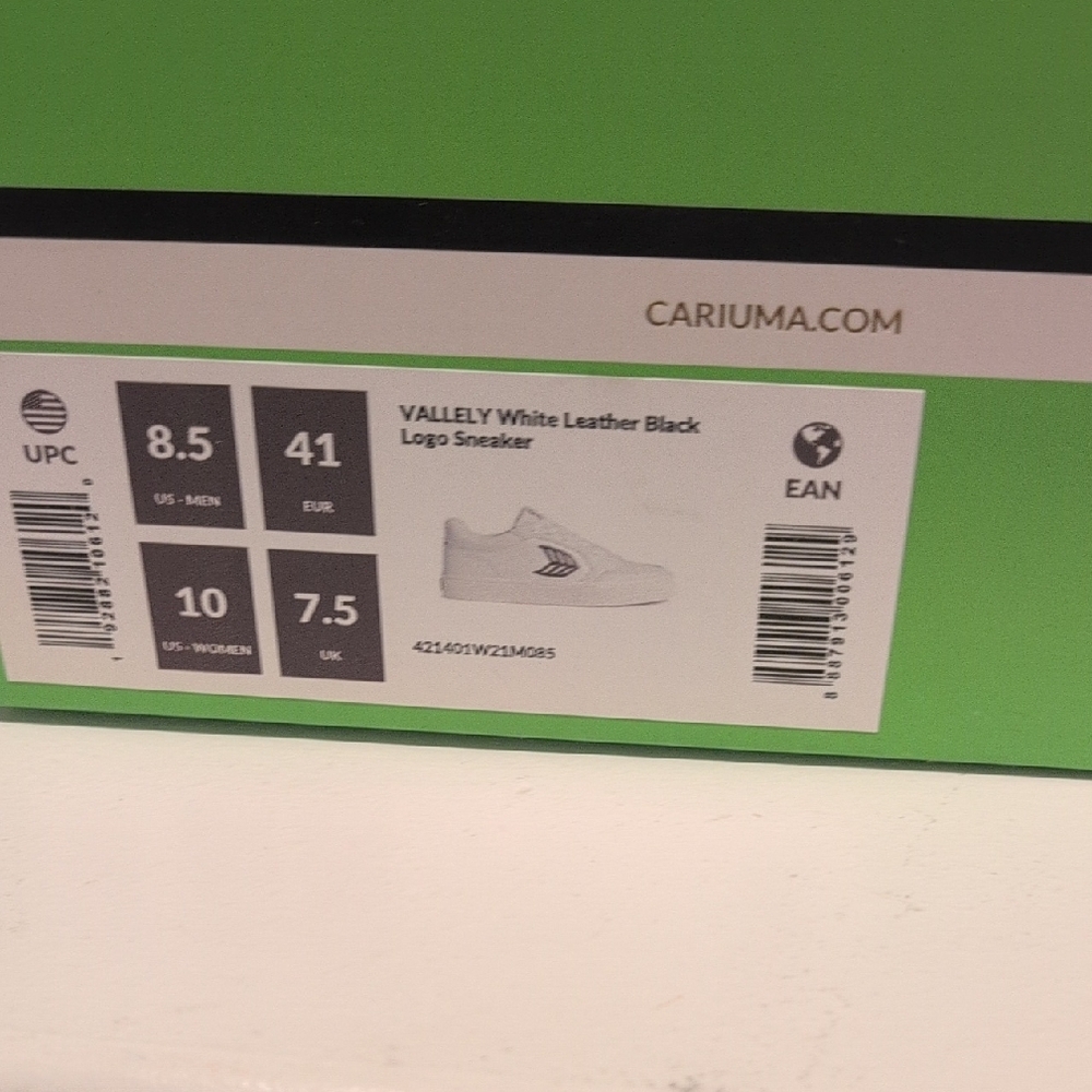 Cariuma White Leather Sneakers